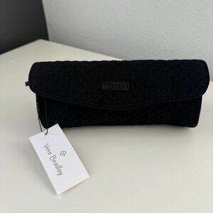 Vera Bradley Iconic on a Roll Case in Classic Black NWT
